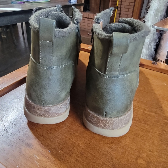 Women's Green/Brown Boots - Picture 4 of 6